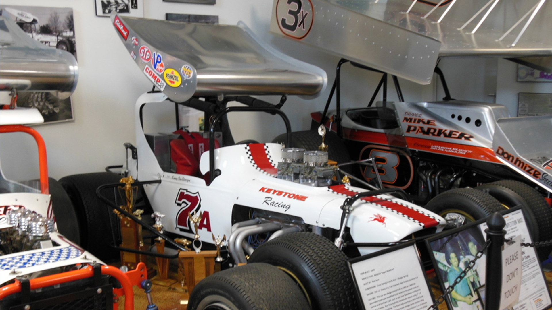 Close‑up of winged sprint car
