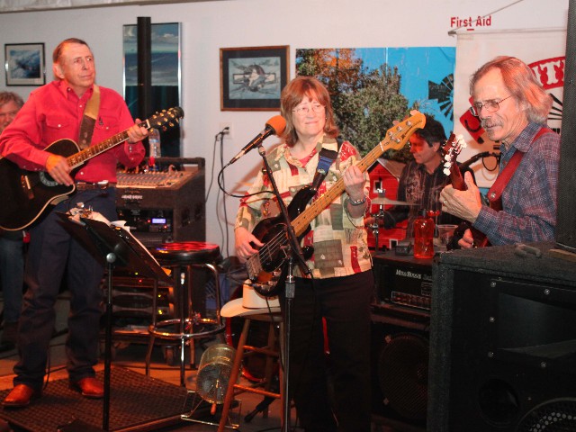 Monte Guitar player 2